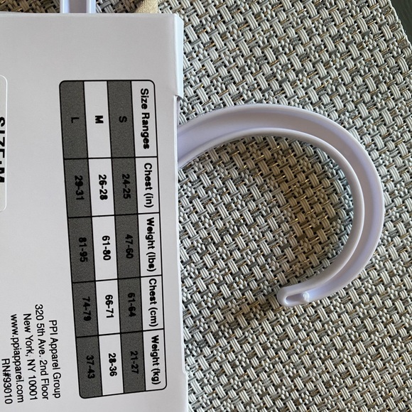 2 NWTs Bebe seamless bras - Picture 12 of 15